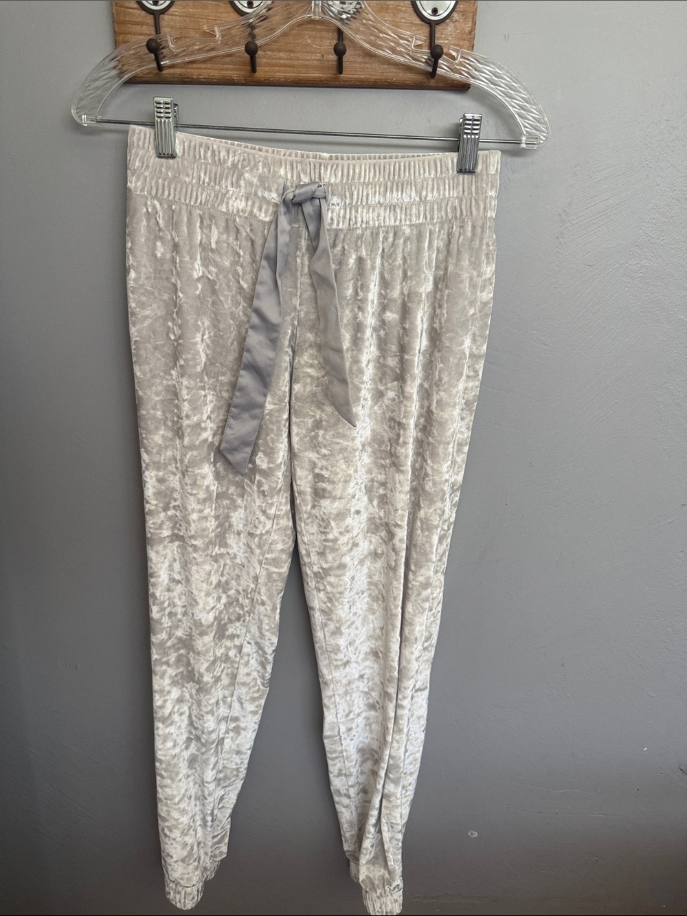 Victory Secret Crushed-Velvet Lounge Joggers, XS